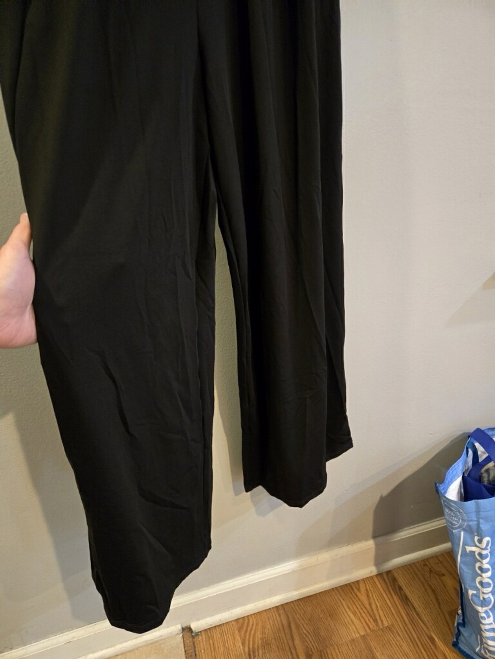 Halara V Neck Black Long Sleeve Wide-Leg Jumpsuit Size S - Picture 7 of 7